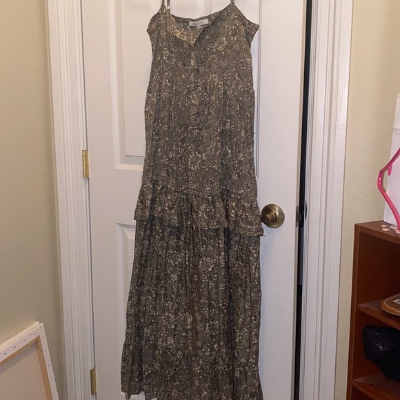 Olivaceous sage floral tiered dress - Picture 2 of 7